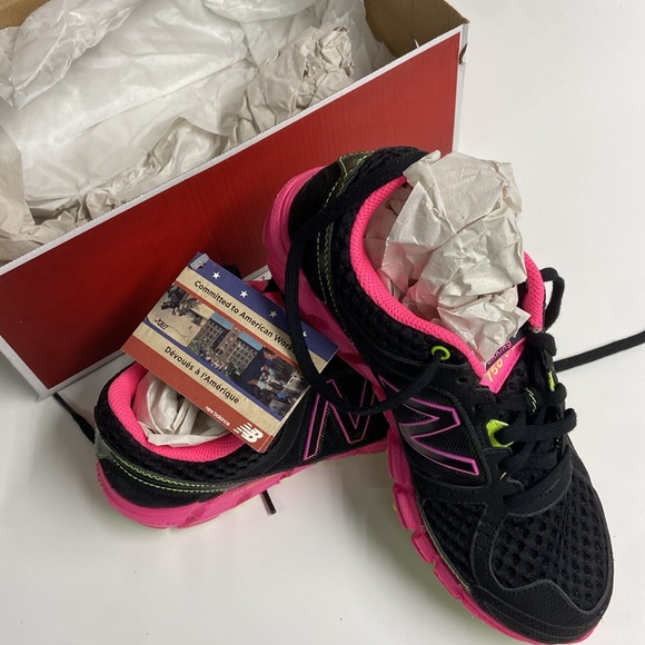 NWT New Balance W750v1 women’s black and pink running shoes size 6 - Picture 5 of 12